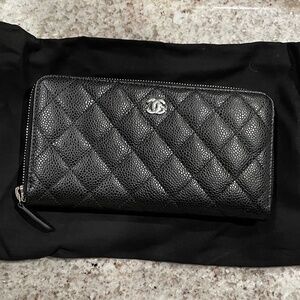 NWT CHANEL CLASSIC QUILTED BLACK CAVIAR LEATHER ZIPPER TOP WALLET